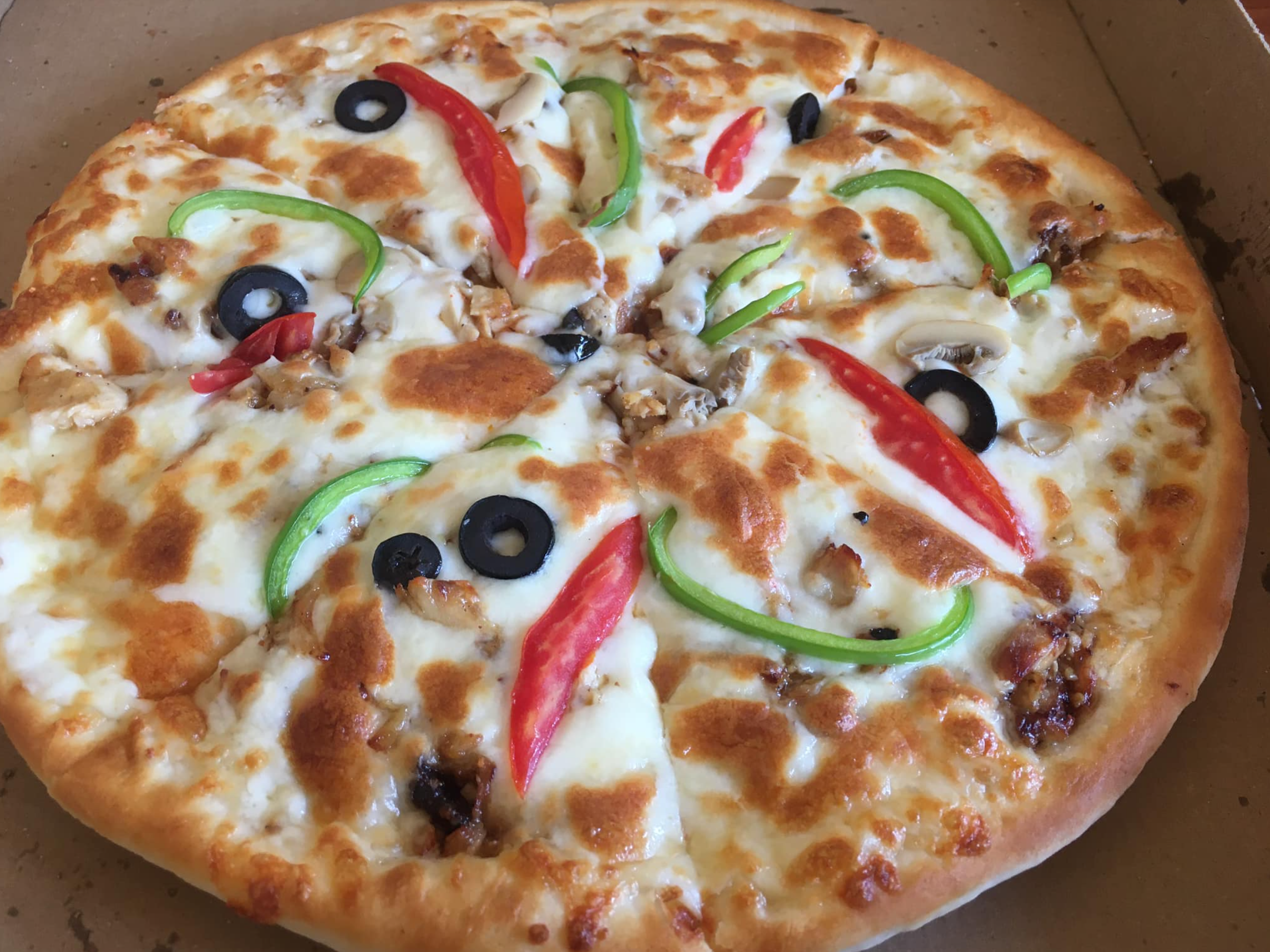 بيتزا دجاج صغير